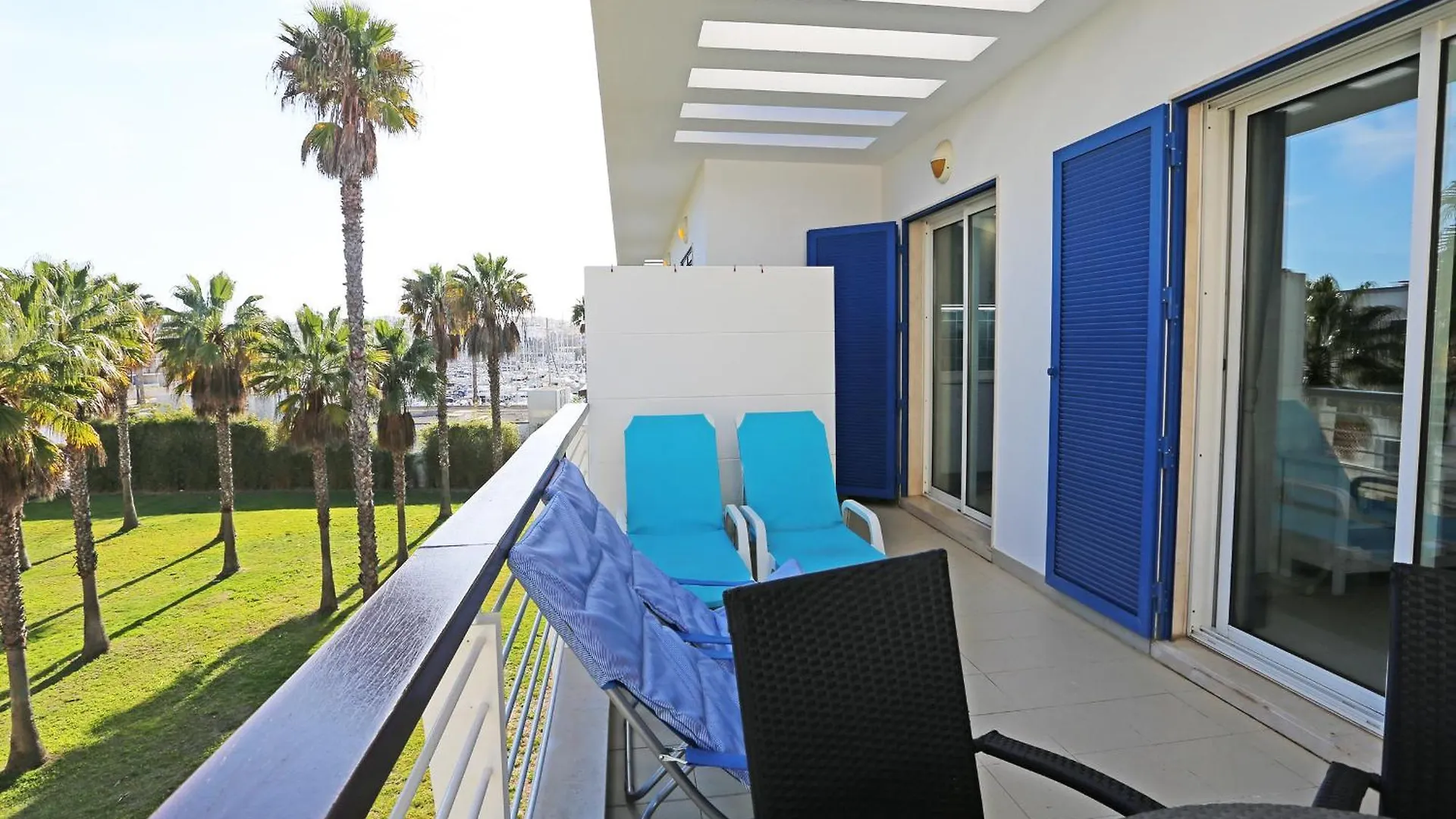 B06 - Top-Floor Marina 2 Bed Apartment Lagos