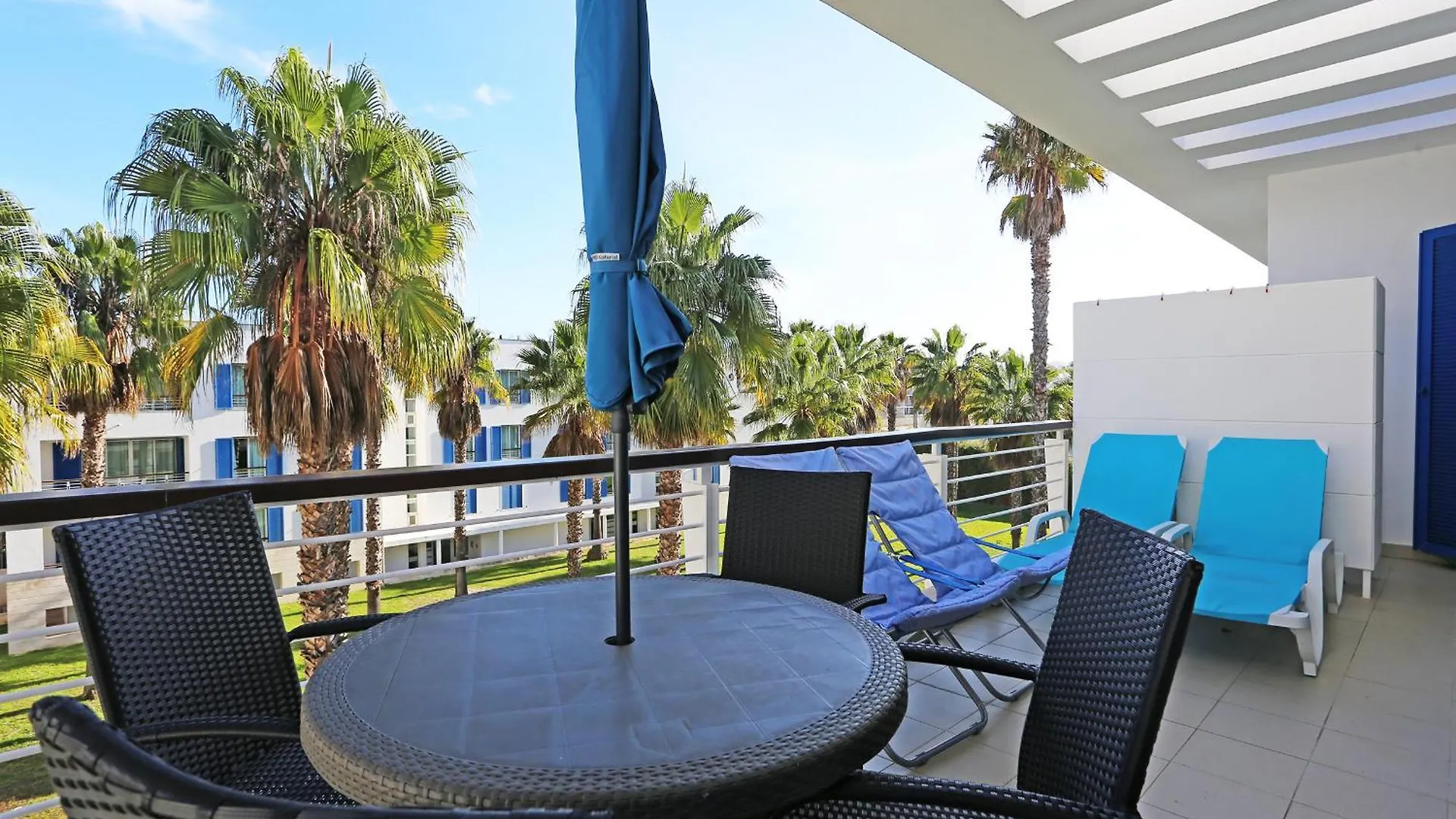 B06 - Top-Floor Marina 2 Bed Apartment Lagos