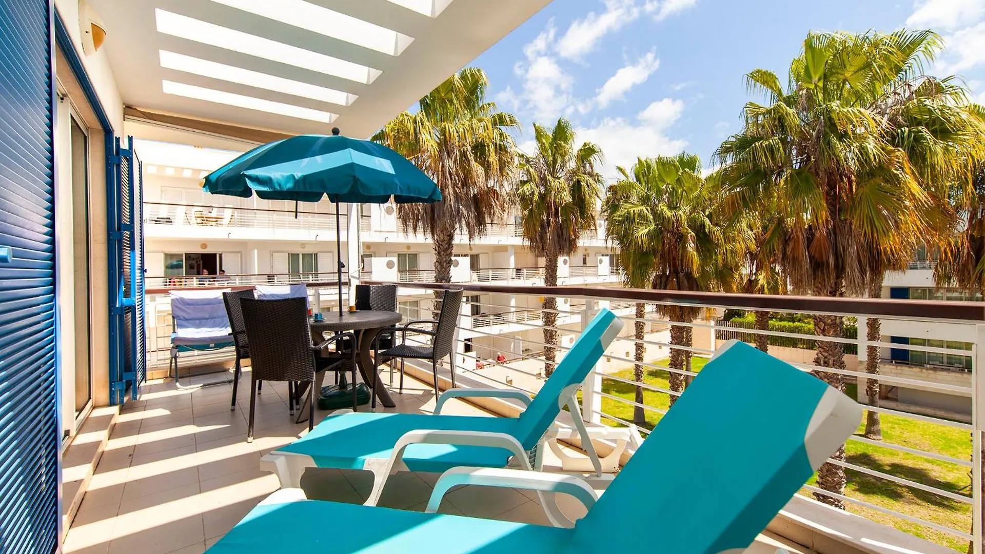 B06 - Top-Floor Marina 2 Bed Apartment Lagos