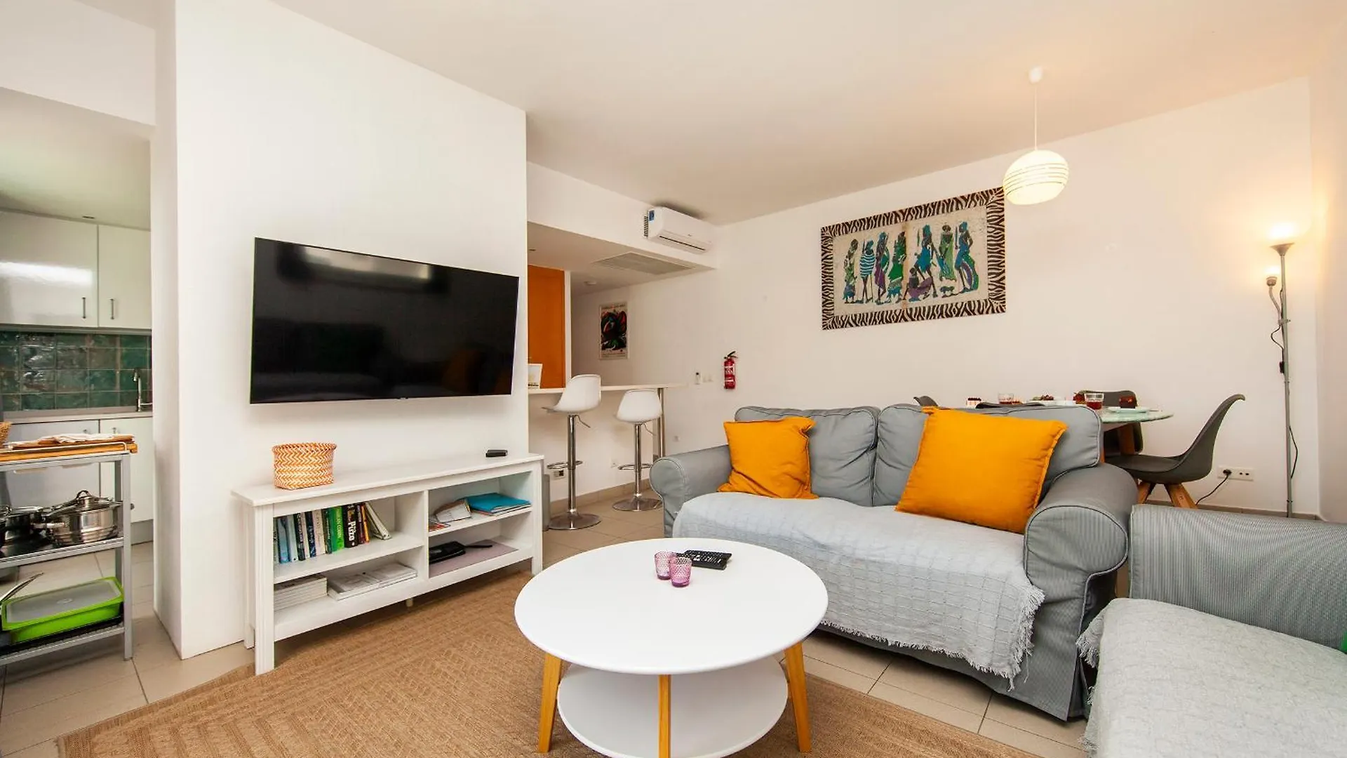 B06 - Top-Floor Marina 2 Bed Apartment Lagos 0*,