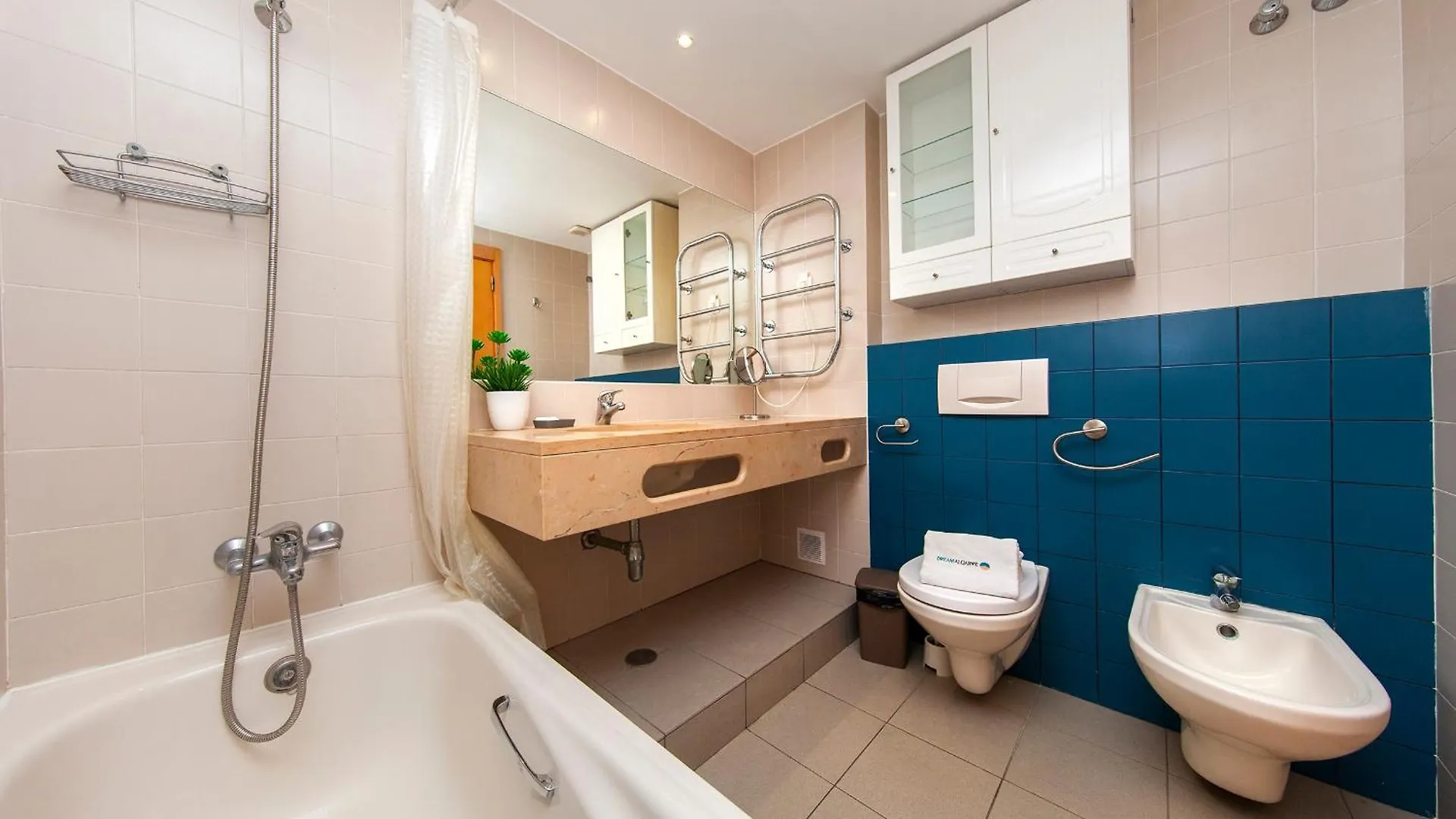 B06 - Top-Floor Marina 2 Bed Apartment Lagos 0*,  Portugal