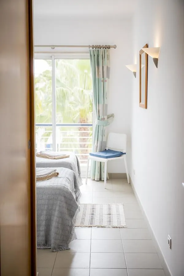 B06 - Top-Floor Marina 2 Bed Apartment Lagos Portugal